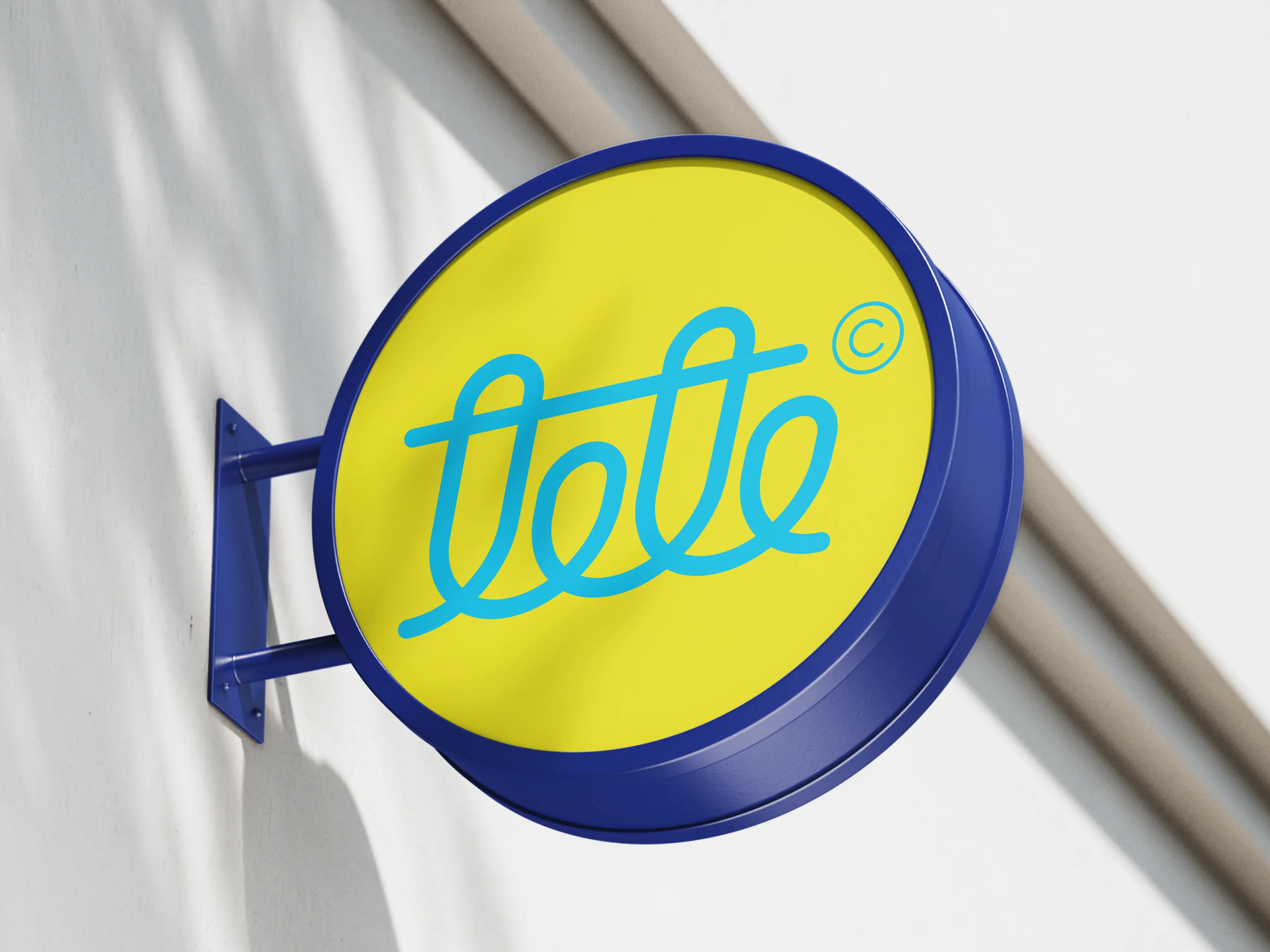 Tete by Doublete round sign